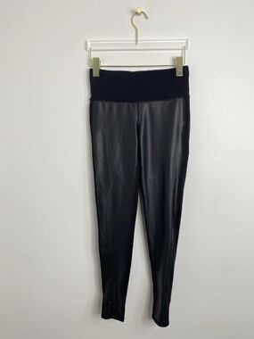 Athleta Gleam Faux Vegan Leather Front Tight Leggings Stretch Black Size XS EUC